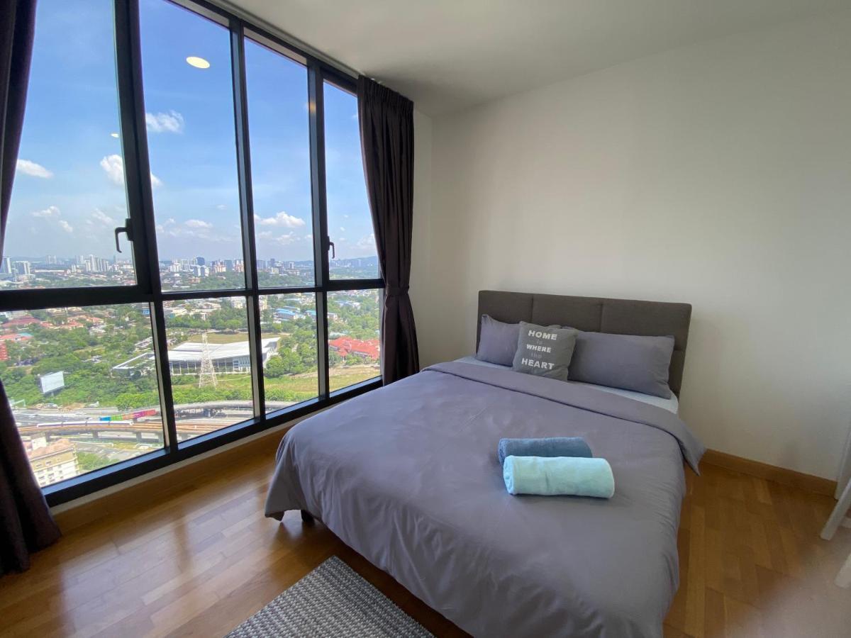 Kl Gateway Penthouse By Cobnb - 10pax Holiday home *